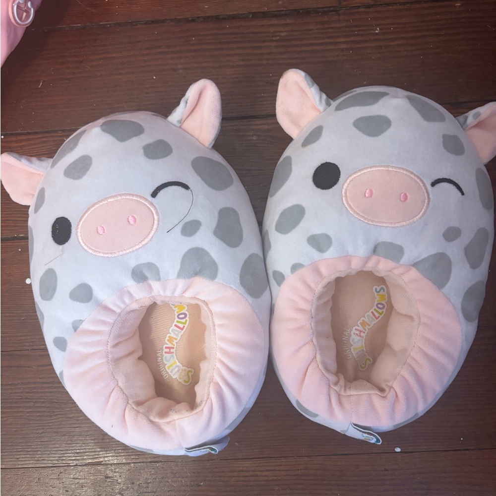 Squishmallows original Piggy Kids slippers  - Gray and Pink excellent condition